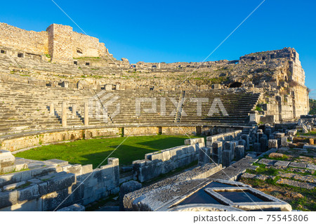 amphitheater, ruins, building 75545806