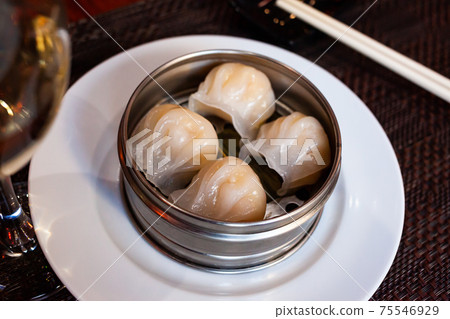 Japanese style gyoza dumplings 75546929