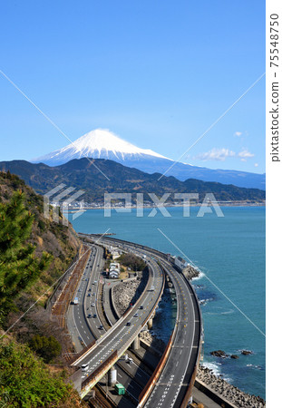 從薩塔山口到富士山 從薩塔山口到富士山 75548750
