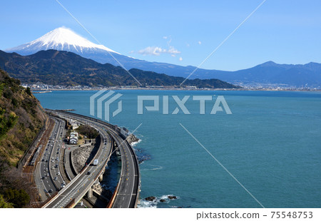 從薩塔山口到富士山 從薩塔山口到富士山 75548753