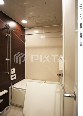 State after cleaning the bathroom State after cleaning the bathroom 75549415
