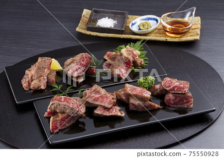 High-class beef steak 7 types of eating comparison course High-class beef steak 7 types of eating comparison course 75550928