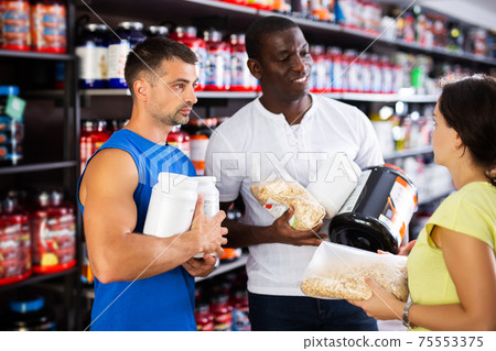 physically fit people discussing modern sport nutrition physically fit people discussing modern sport nutrition 75553375
