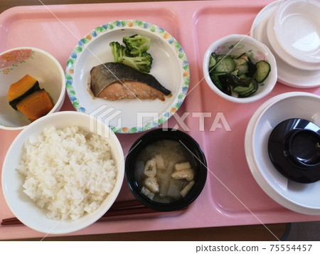 Hospital meal 75554457