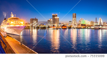 《Kanagawa Prefecture》 Night view and date spot of Yokohama Minatocho 75555099