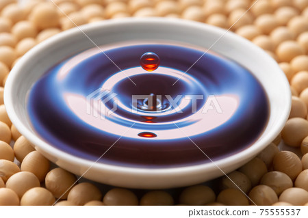 Soy sauce soybeans 75555537
