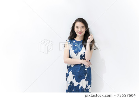 美女形象女性美白 美女形象女性美白 75557604