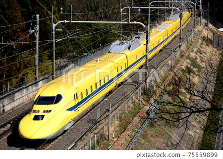 923 type Doctor Yellow T4 formation 75559899