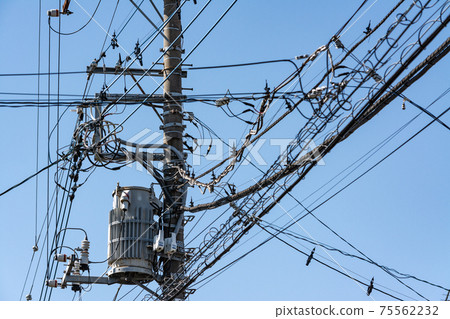 Utility poles and pole transformers where wiring is concentrated 75562232