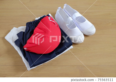 入場準備體操服，紅白帽子Uwabaki體操鞋 75563511