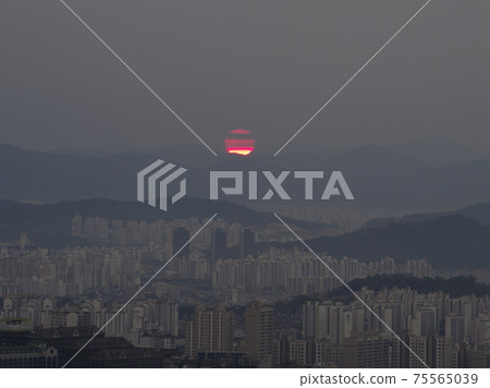 Kookmin University. Internal Ring Road. Seongbuk-gu. City Center 75565039