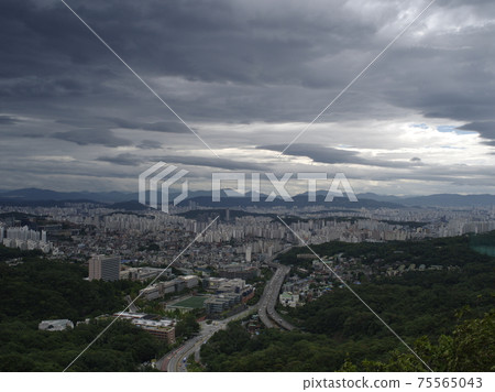 Kookmin University. Internal Ring Road. Seongbuk-gu. City Center 75565043