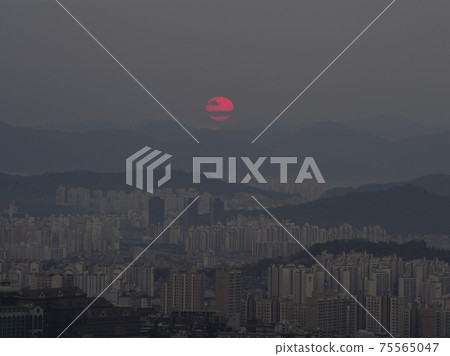 Kookmin University. Internal Ring Road. Seongbuk-gu. City Center 75565047