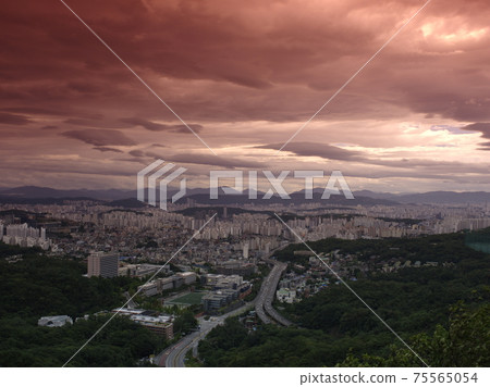 Kookmin University. Internal Ring Road. Seongbuk-gu. City Center 75565054