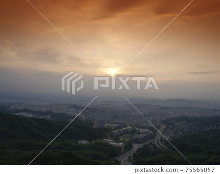 市區城北區內環路國民大學 75565057