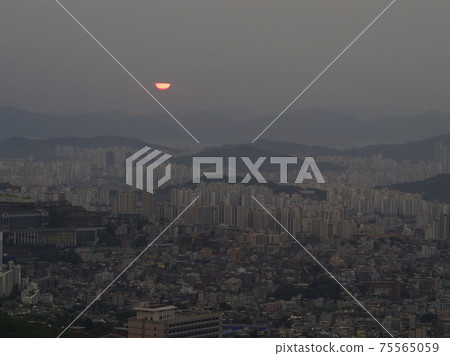 市區城北區內環路國民大學 75565059