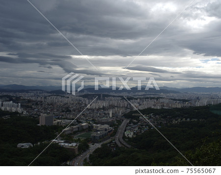 市區城北區內環路國民大學 75565067