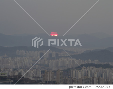 Kookmin University. Internal Ring Road. Seongbuk-gu. City Center 75565073
