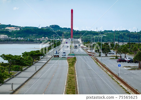 Okinawa Mid-Sea Road Henzakaichu Ohashi 75565625