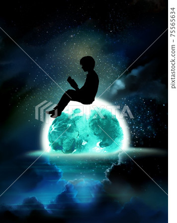 描寫一個男人輕鬆地讀書的輪廓在漂浮在海中的閃亮月亮上 75565634