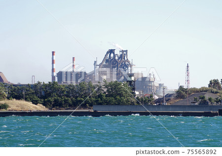 View of Ogishima steelworks 75565892