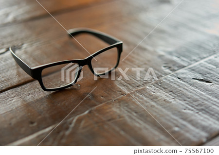 Glasses placed on a wood table Glasses placed on a wood table 75567100