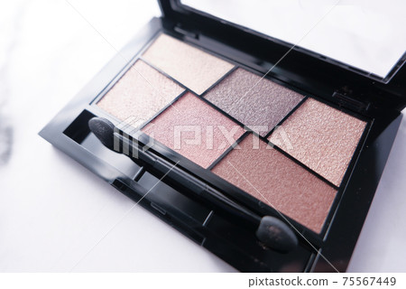 close up of eye shadow on table  75567449
