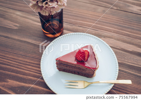 Strawberry chocolate cake Strawberry chocolate cake 75567994