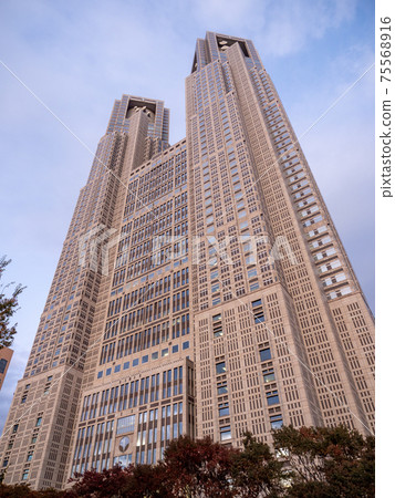 Tokyo Shinjuku 75568916