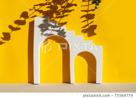 Minimal product display 75569779