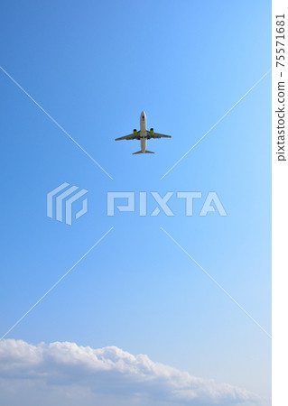 Plane sky Plane sky 75571681