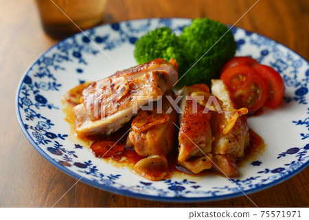 雞肉大蒜牛排 雞肉大蒜牛排 75571971
