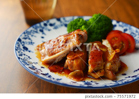 雞肉大蒜牛排 雞肉大蒜牛排 75571972