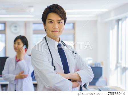 Men's and women's medical team 75578044