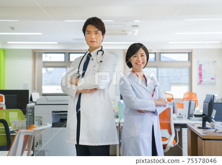 Men's and women's medical team 75578046