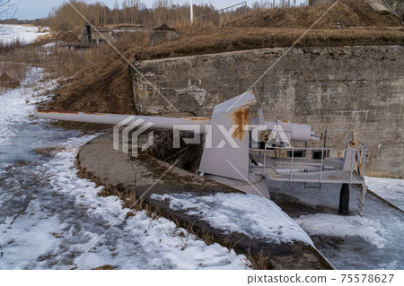 Russia. March 14, 2021. Kane cannon on the Demidov battery in the Patriot Park of the city of Kronstadt-the museum of the history of the development of Russian weapons. Russia. March 14, 2021. Kane cannon on the Demidov battery in the Patriot Park of the city of Kronstadt-the museum of the history of the development of Russian weapons. 75578627