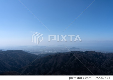 琵琶湖和湖南俯瞰菱山的西南脊 75582674