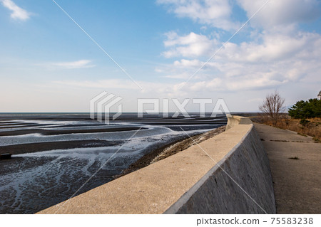 日落在御手洗海岸染上黃昏 日落在御手洗海岸染上黃昏 75583238