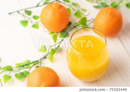 Orange juice Orange juice 75583446