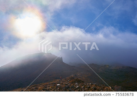 View the fog from Mt. Nasu (Mt. Chausu) in Tochigi Prefecture and the vicinity of the Hinodedaira branch in autumn 75583678
