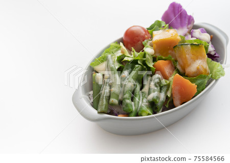 Bean salad with anchovy sauce Bean salad with anchovy sauce 75584566