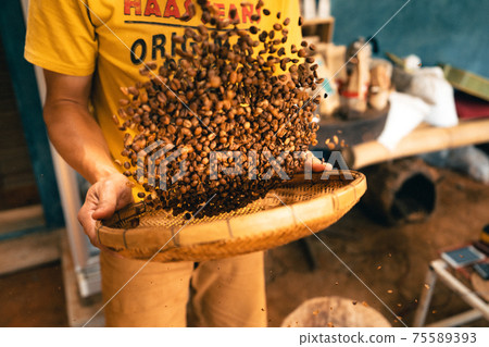 Home-made roasted coffee beans 75589393