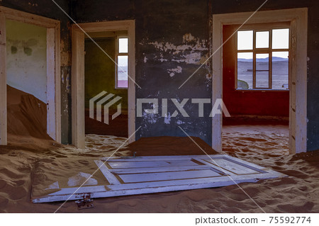 Sand has invaded and taken over these rooms in Kolmanskoppe 75592774