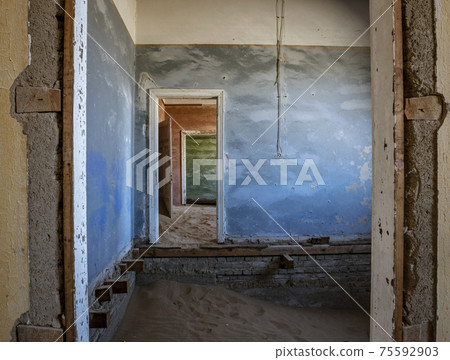 Sand has invaded and taken over these rooms in Kolmanskoppe Sand has invaded and taken over these rooms in Kolmanskoppe 75592903
