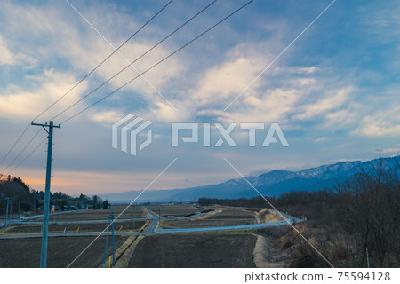 大町市的黎明 75594128