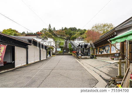 Stone steps and slope conveyor to Mt. Iimori (Aizuwakamatsu City) 75594700