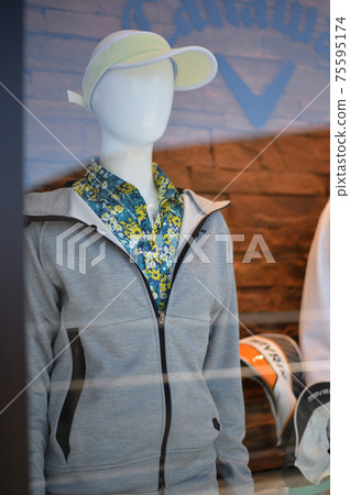 Show Window 75595174