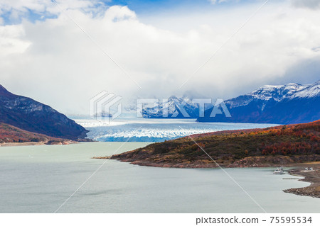 The Perito Moreno Glacier The Perito Moreno Glacier 75595534