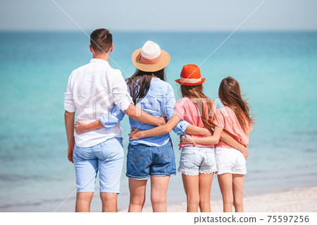 Young family on vacation have a lot of fun 75597256