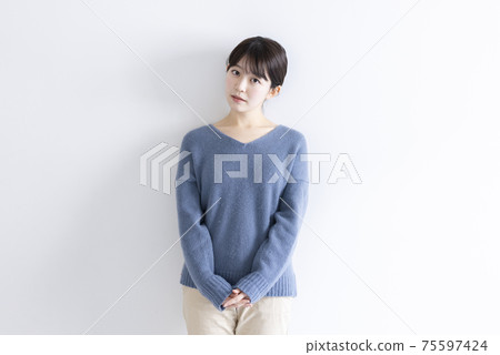 Refreshing women Refreshing women 75597424